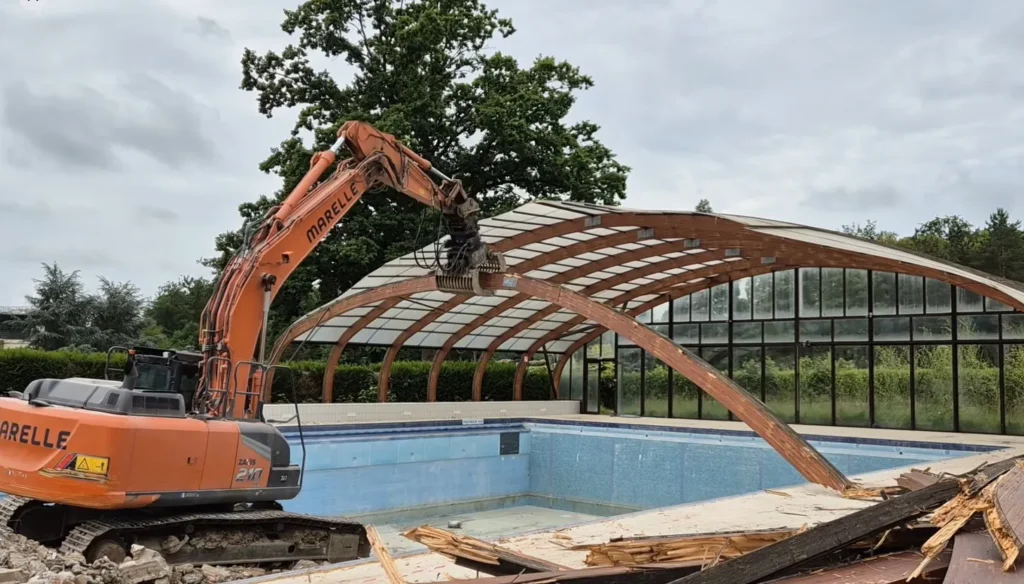 démolition piscine Forges-Les-Eaux